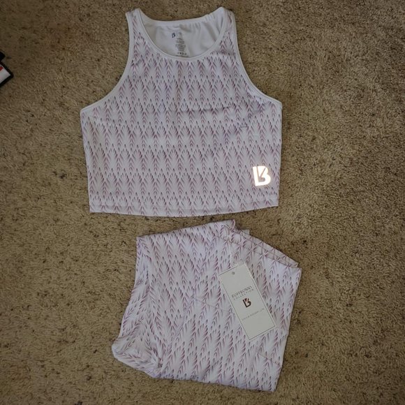 Buff Bunny onyx high rise leggings and crop top in Oasis Print. S top. M bottom. - Picture 3 of 16